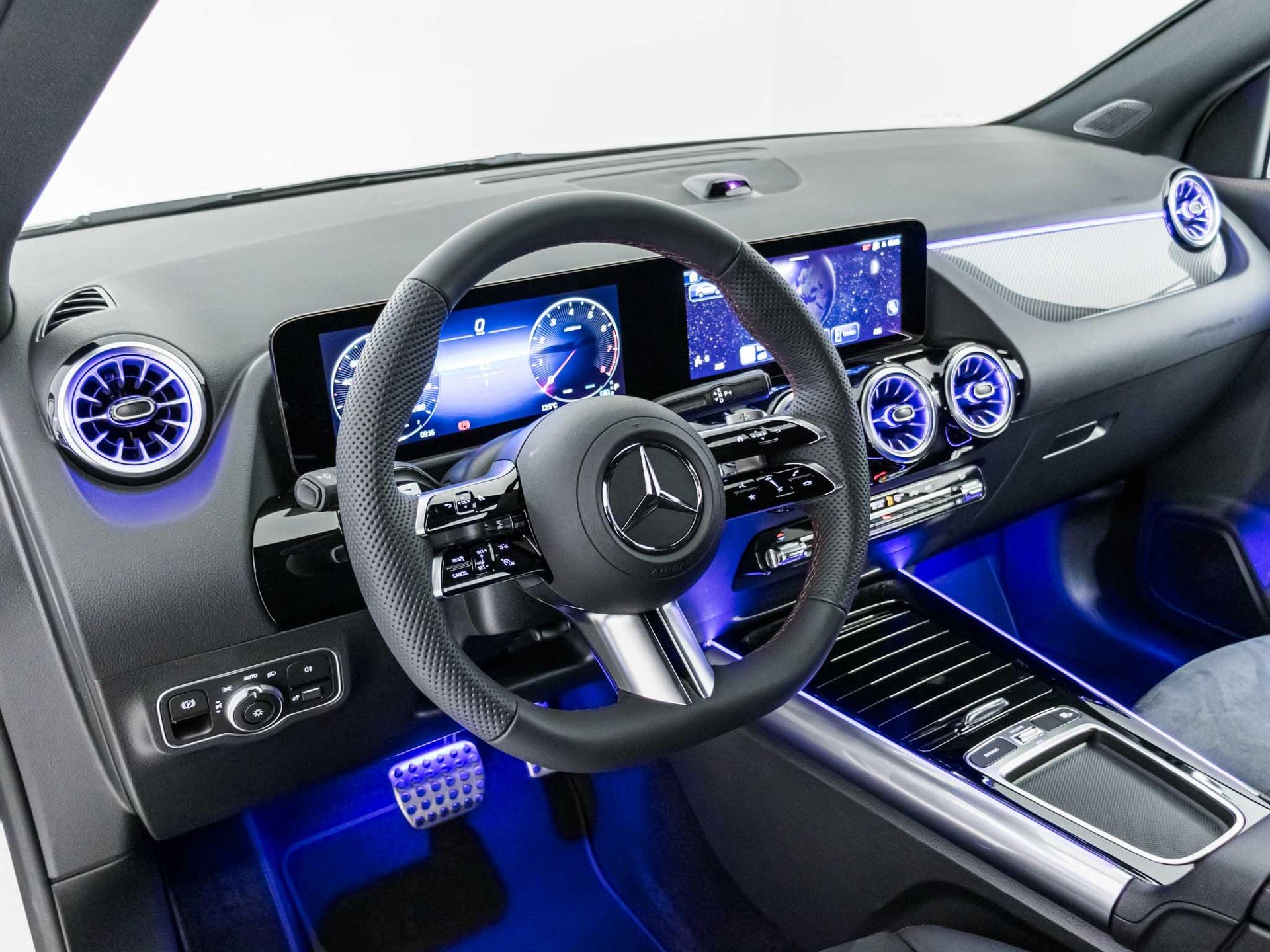 MERCEDES-BENZ GLA 200 Night Star-image-8