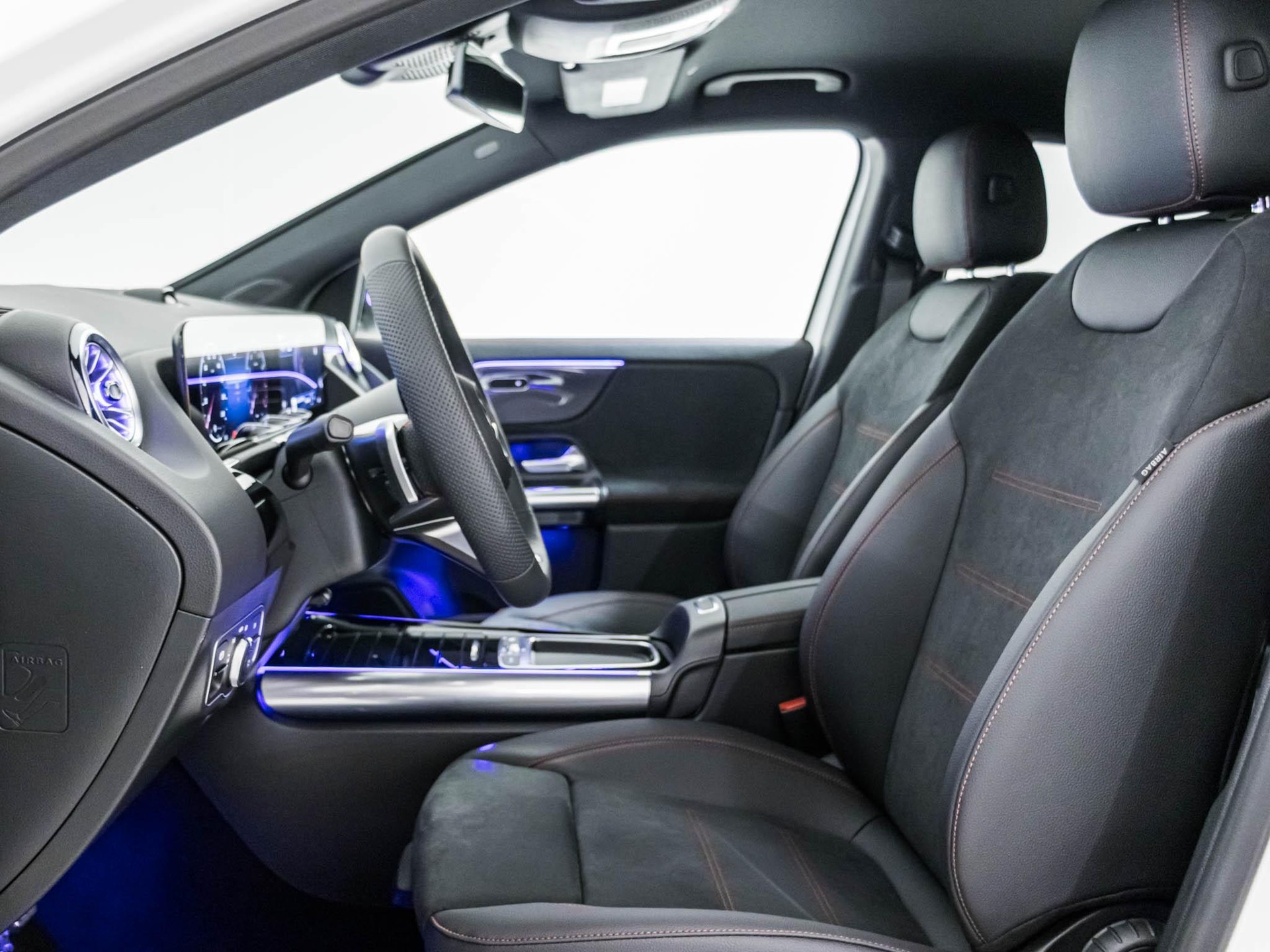 MERCEDES-BENZ GLA 200 Night Star-image-6