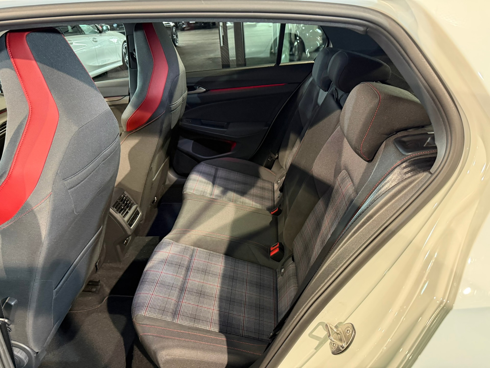 VW Golf 2.0 TSI GTI DSG-image-15