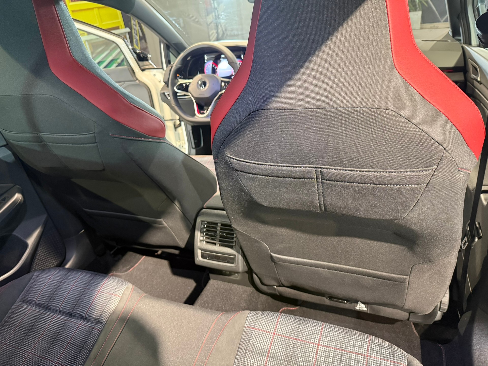 VW Golf 2.0 TSI GTI DSG-image-19