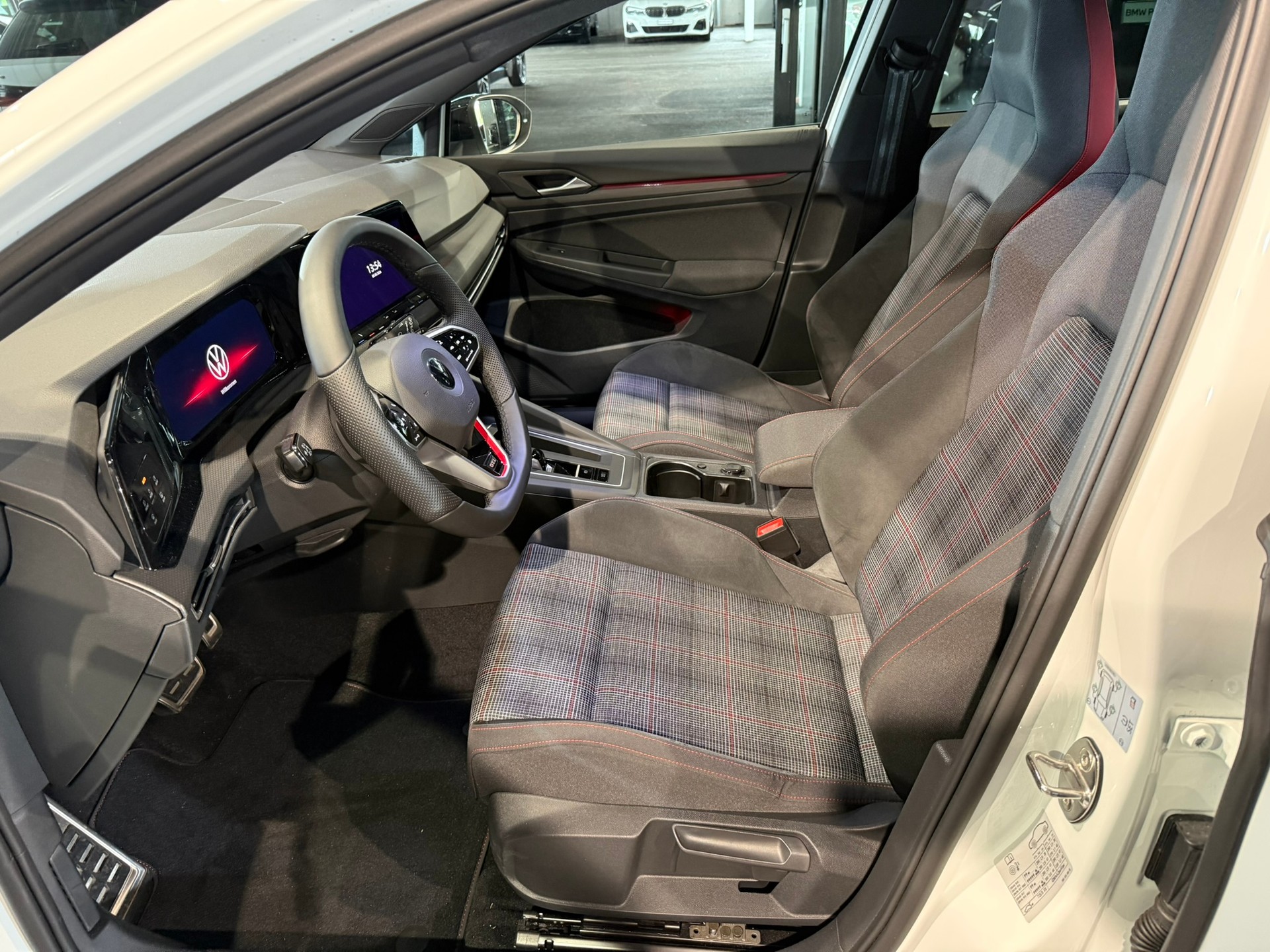 VW Golf 2.0 TSI GTI DSG-image-14