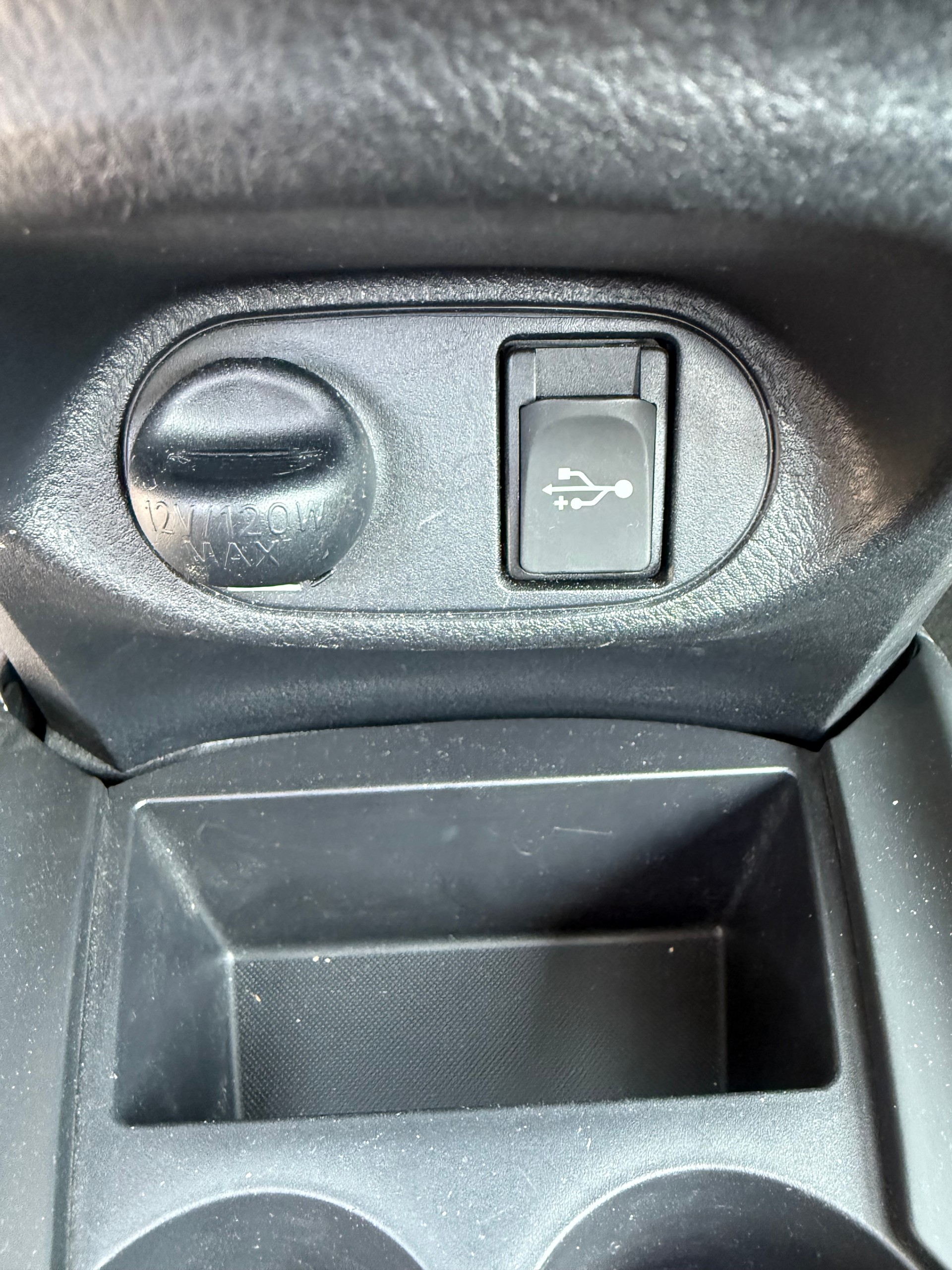 TOYOTA Yaris 1.0 Terra *Spezialpreis NUR für MAI!*-image-15