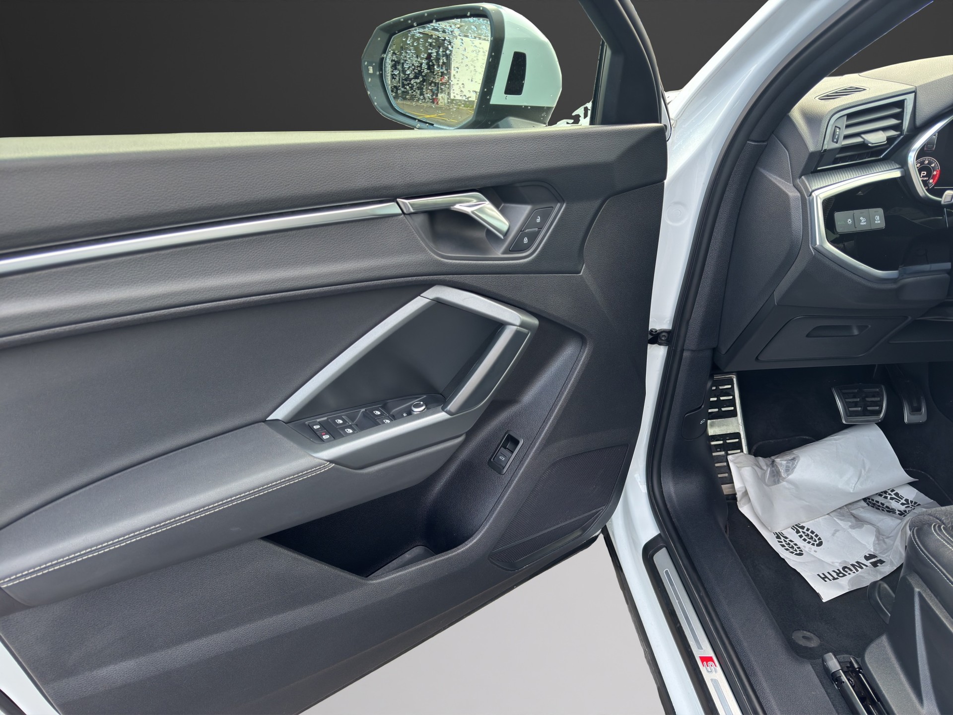 AUDI Q3 Sportback 40 TDI S line Attraction quattro S-tronic-image-12