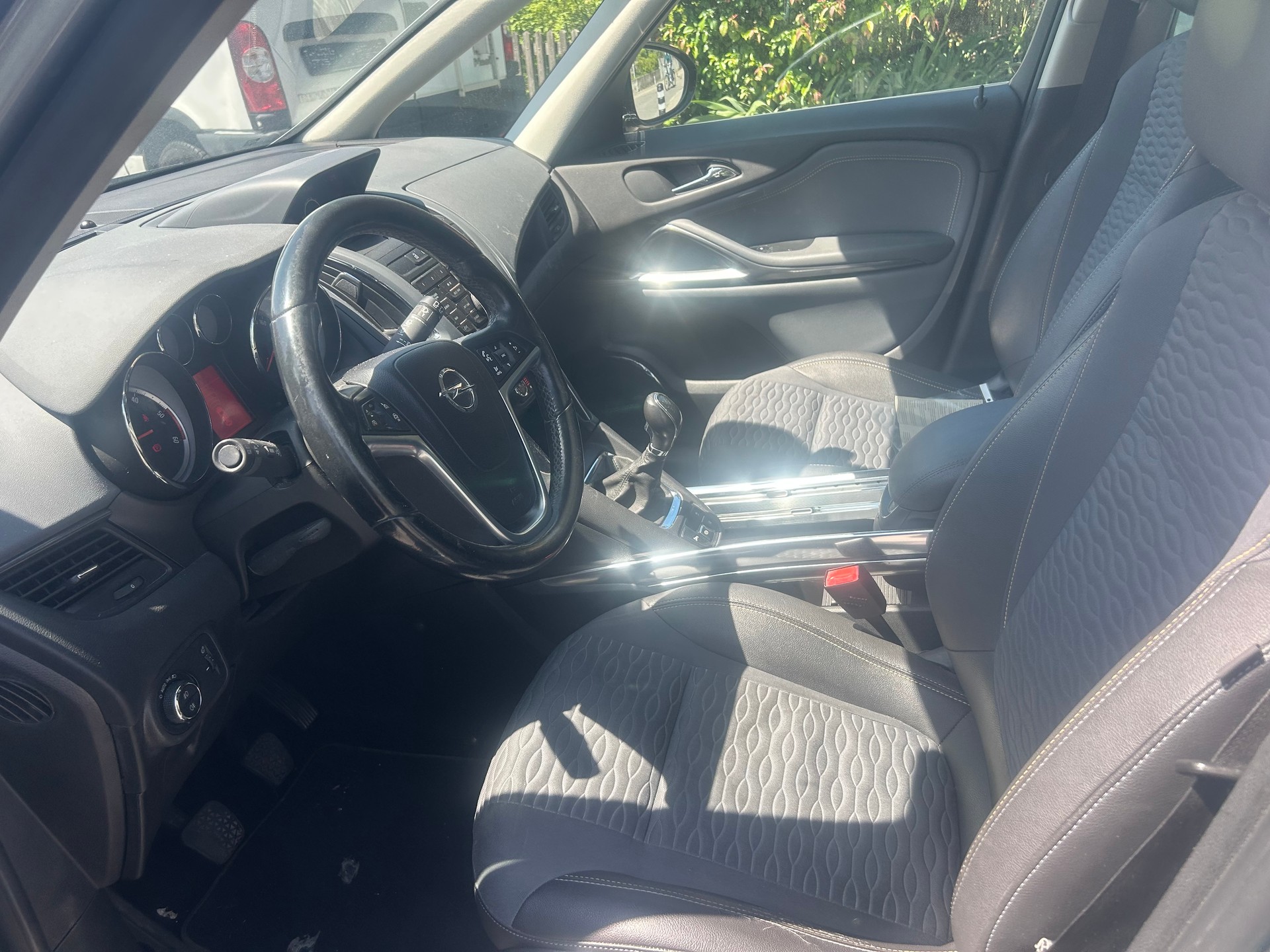 OPEL Zafira Tourer 2.0 CDTi Enjoy-image-8