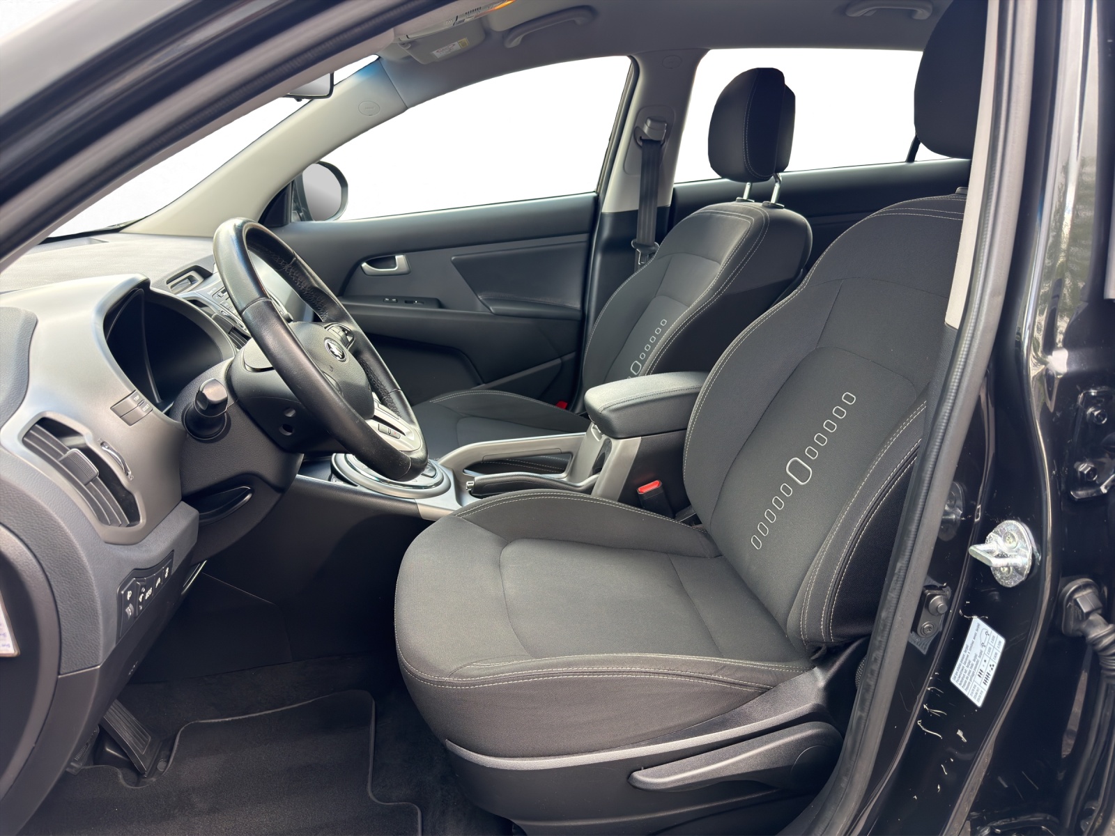 KIA Sportage 2.0 CRDi Trend 4WD Automatic-image-8