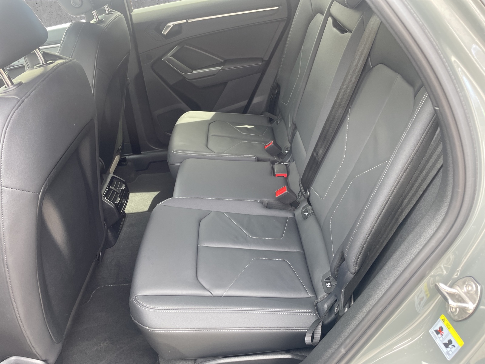 AUDI Q3 Sportback 1.5 35 TFSI S line S-Tronic-image-9