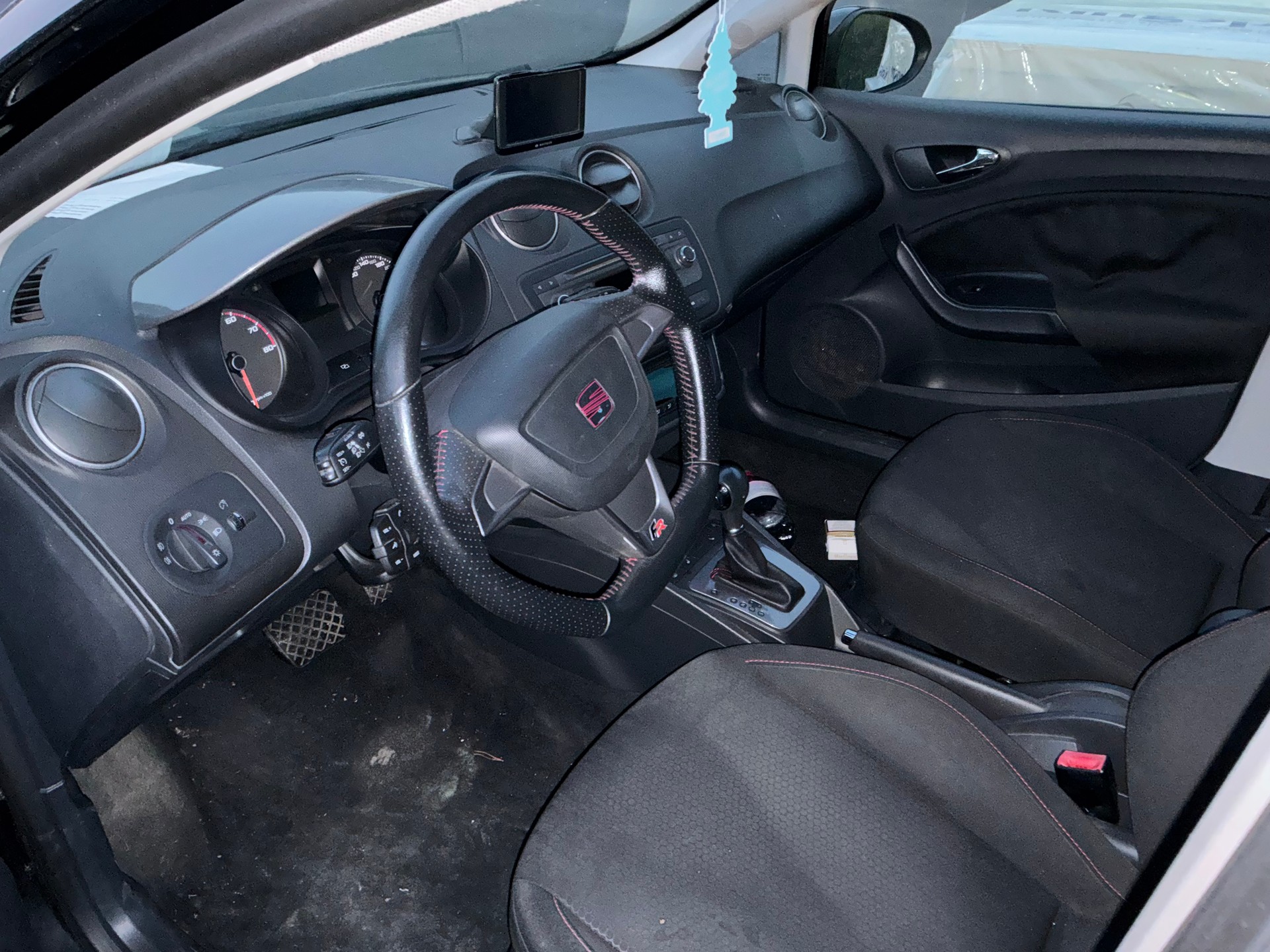 SEAT Ibiza ST 1.2 TSI FR DSG-image-6