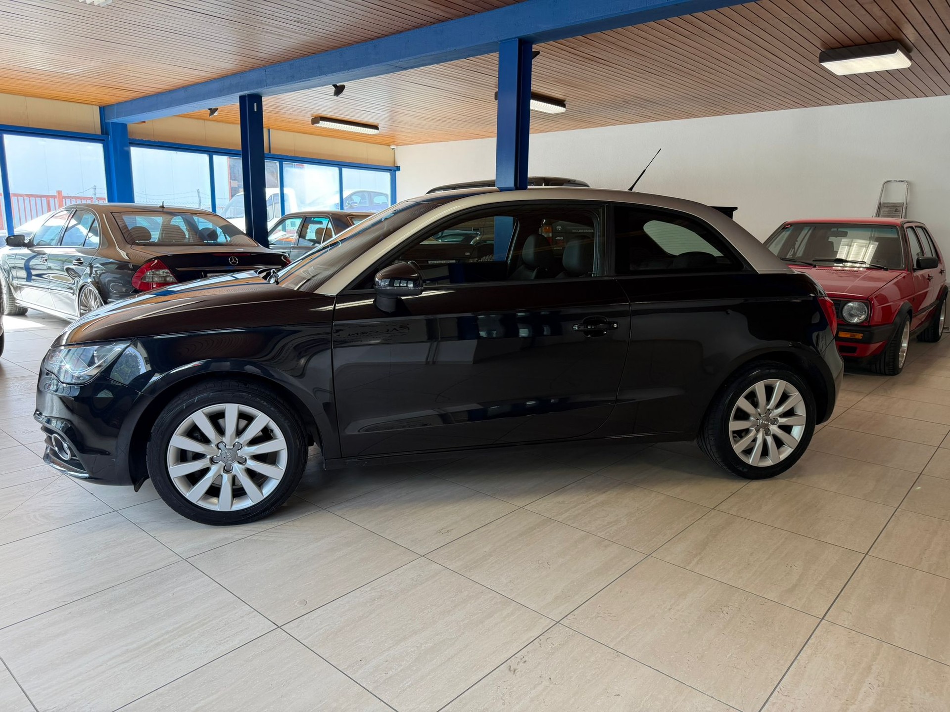 AUDI A1 1.4 TFSI Ambition-image-2