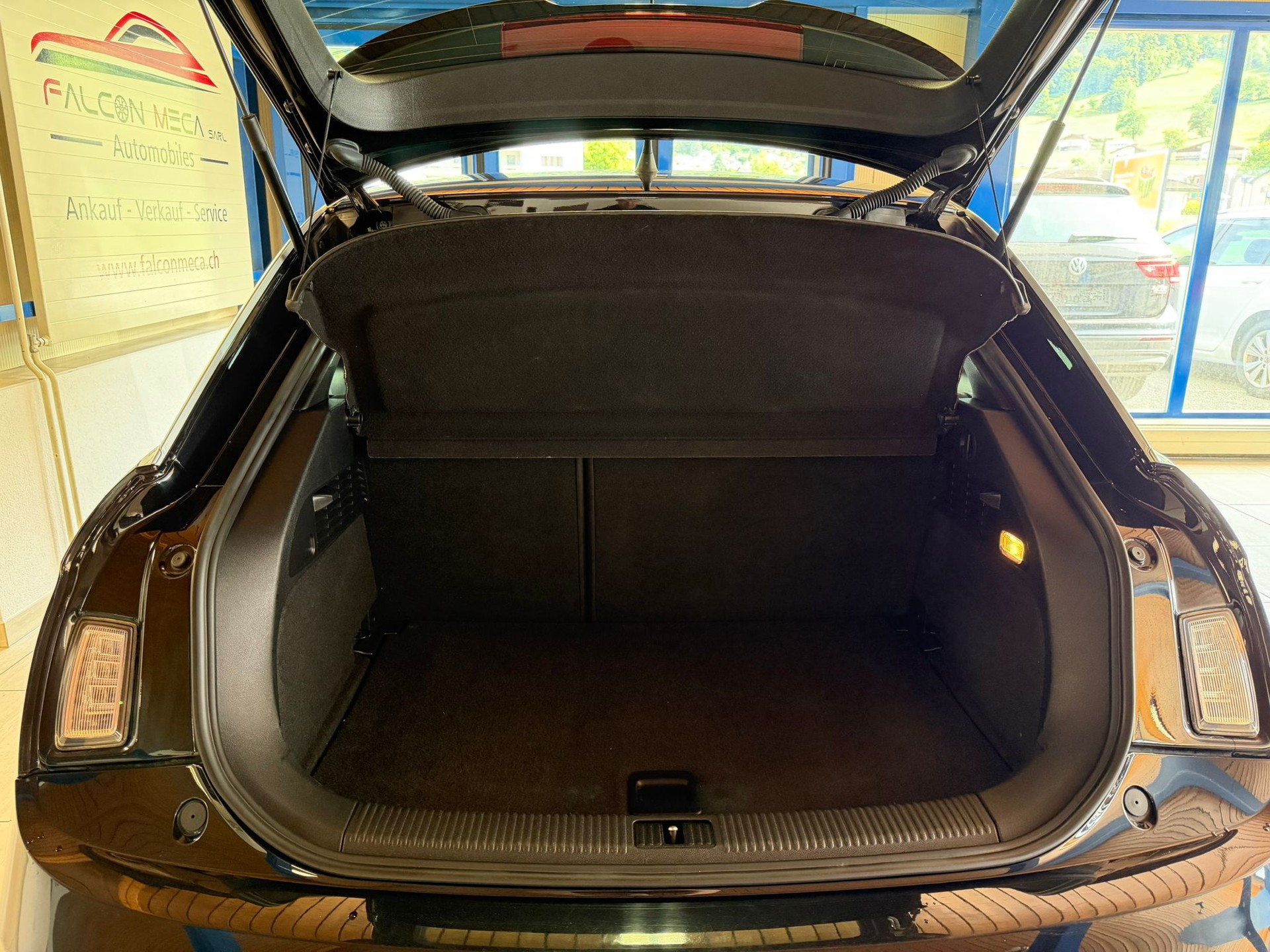 AUDI A1 1.4 TFSI Ambition-image-10