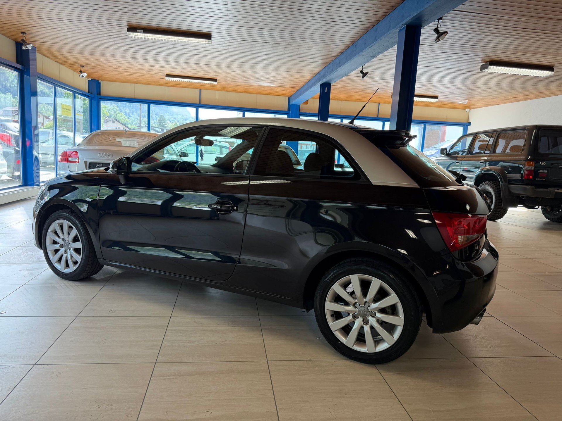 AUDI A1 1.4 TFSI Ambition-image-5