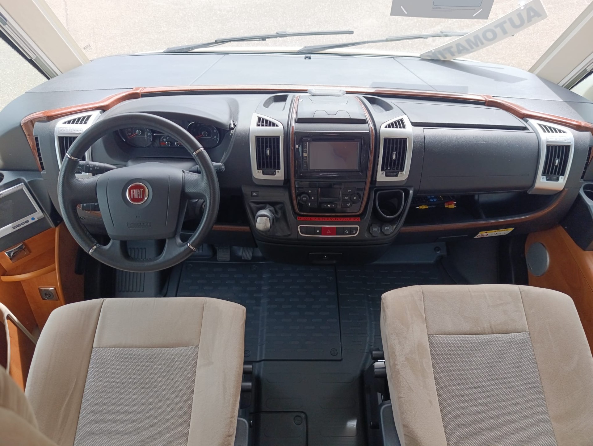 CARTHAGO C Tourer Sport I142 *** Premium Qualität mit vollen Komfort***Automat mit 177PS *5-Plätzer *Raumklima-image-9