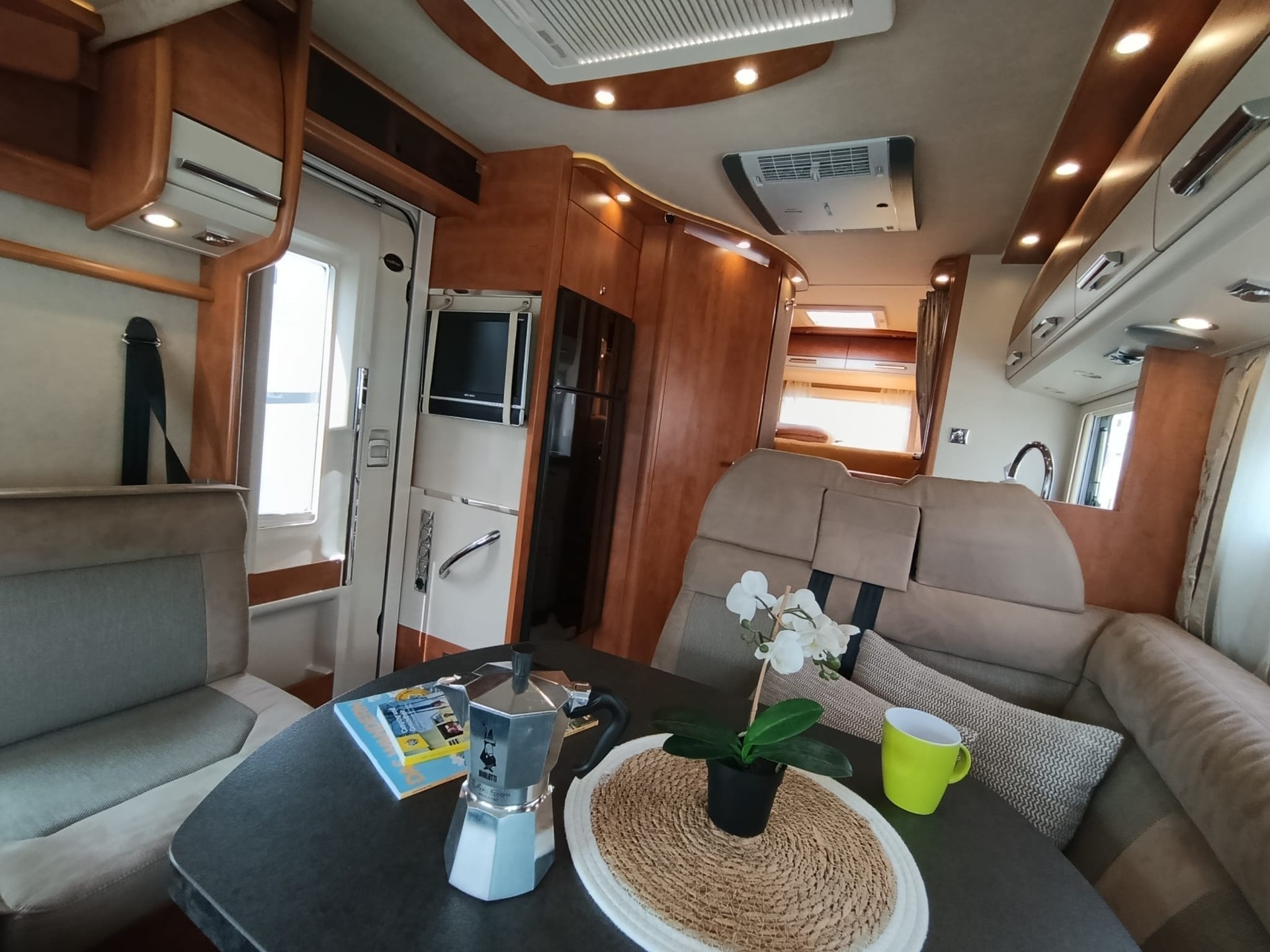 CARTHAGO C Tourer Sport I142 *** Premium Qualität mit vollen Komfort***Automat mit 177PS *5-Plätzer *Raumklima-image-18