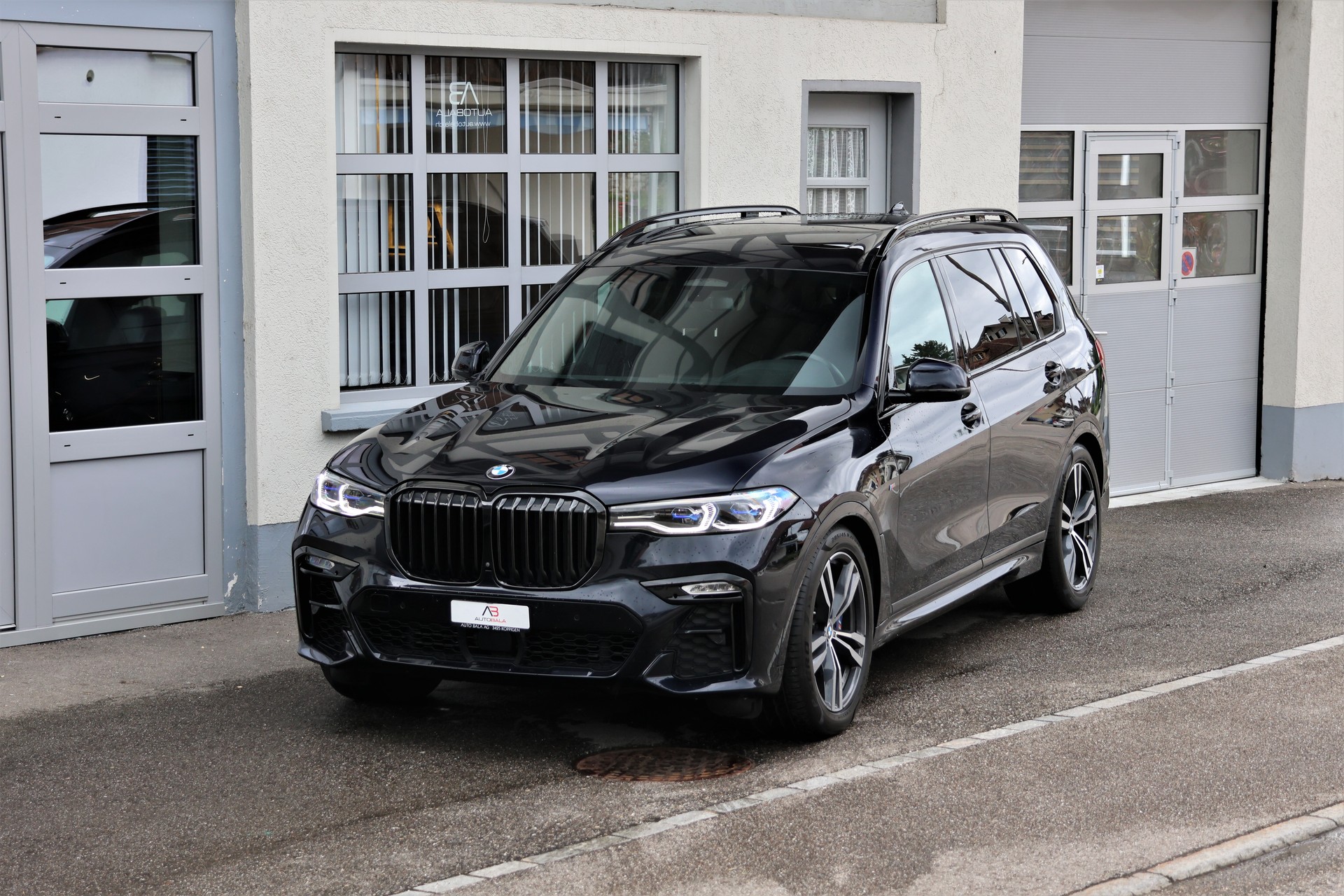 BMW X7 xDrive M50d Steptronic 7Plätzer + 3.5T AHK-image-0
