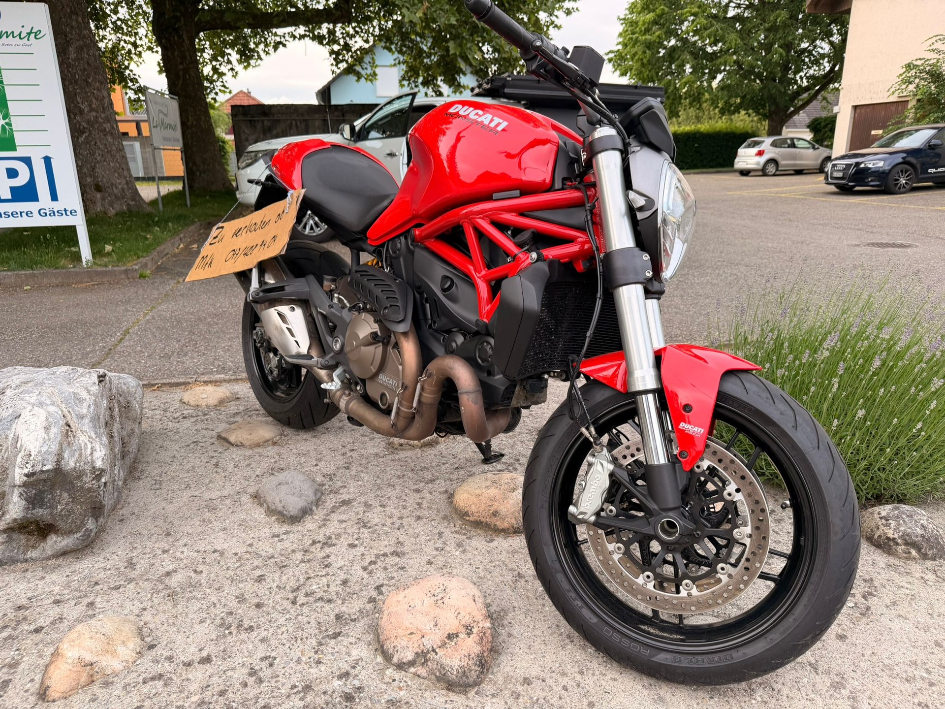 DUCATI Monster 821