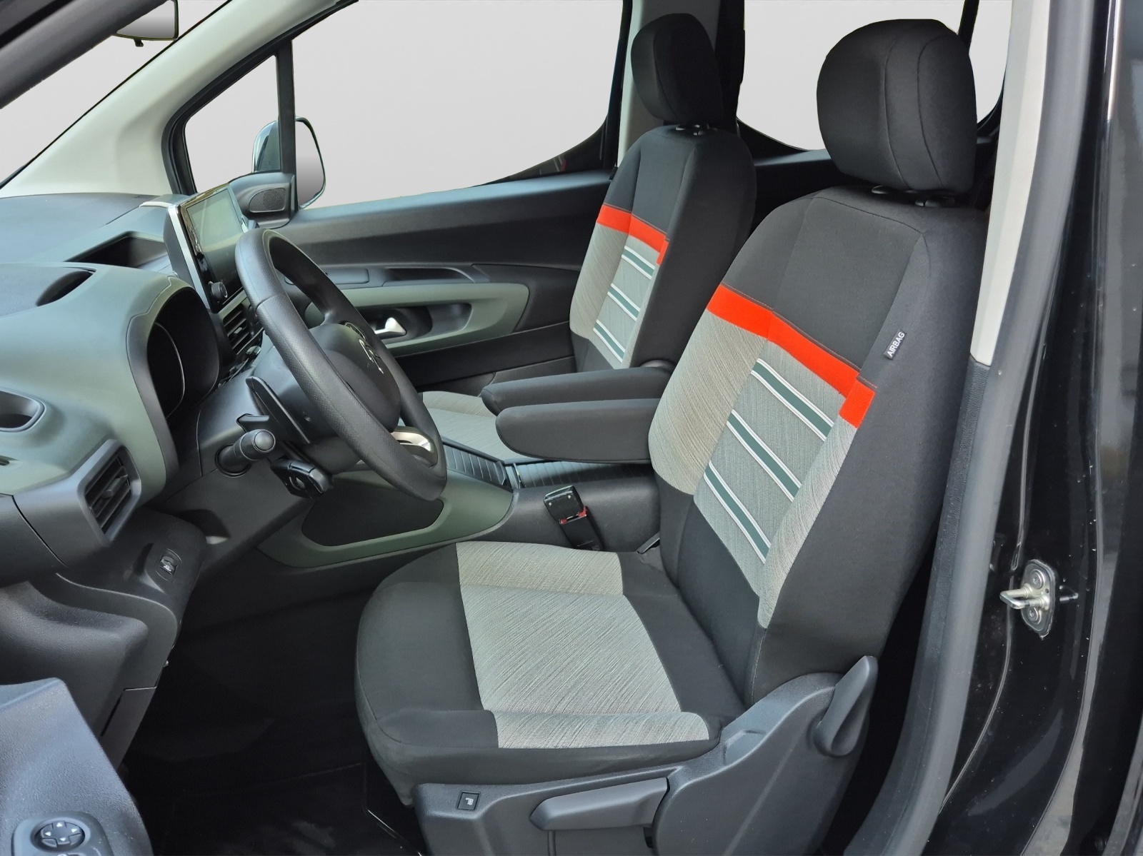 CITROEN Berlingo 1.2i PureTech Feel EAT8-image-9