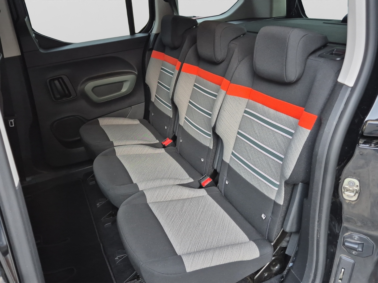 CITROEN Berlingo 1.2i PureTech Feel EAT8-image-8