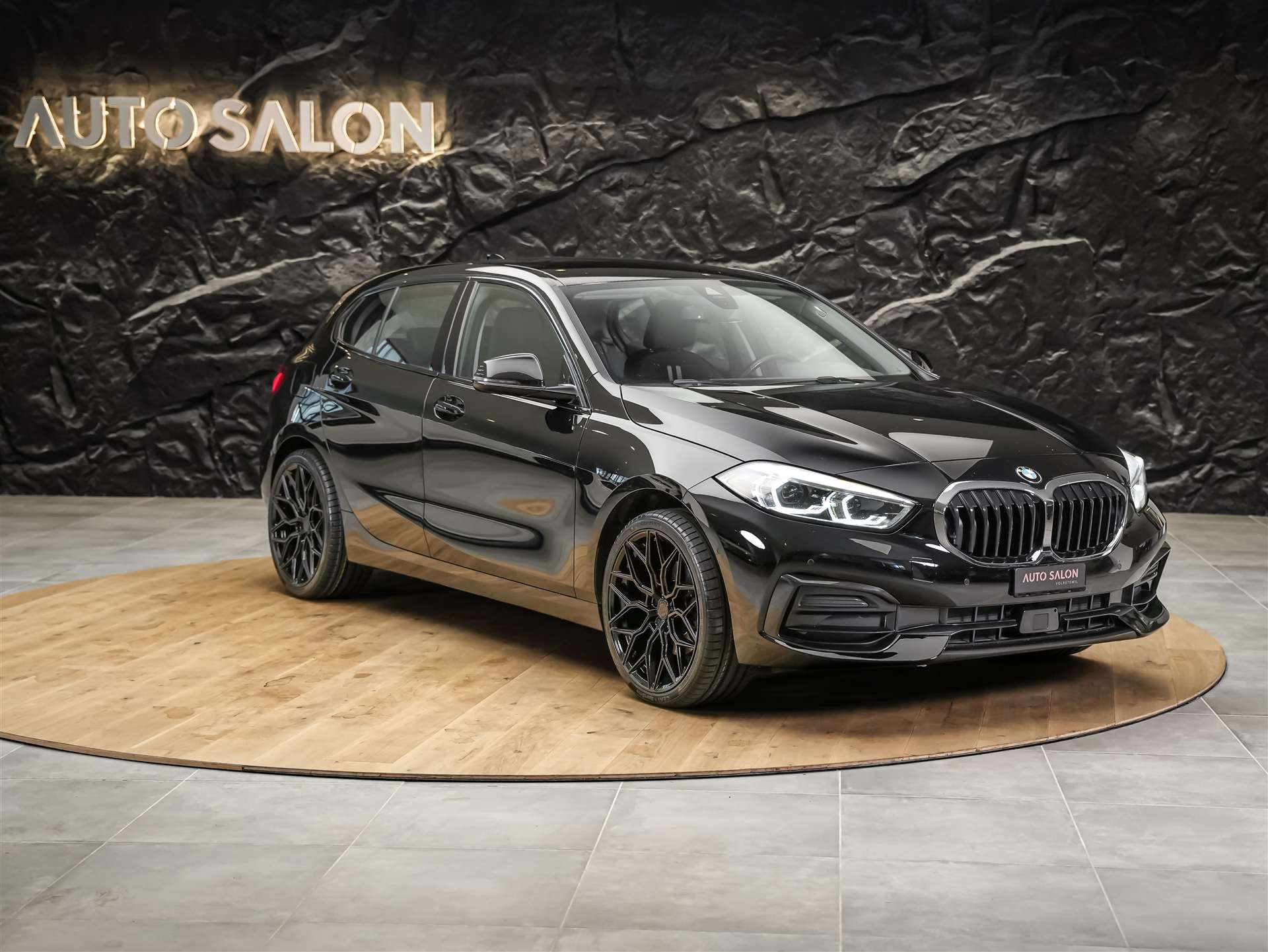 BMW 118i Sport Line Steptronic *CH Auto*19" Felgen*Harman/Kardon*-image-5