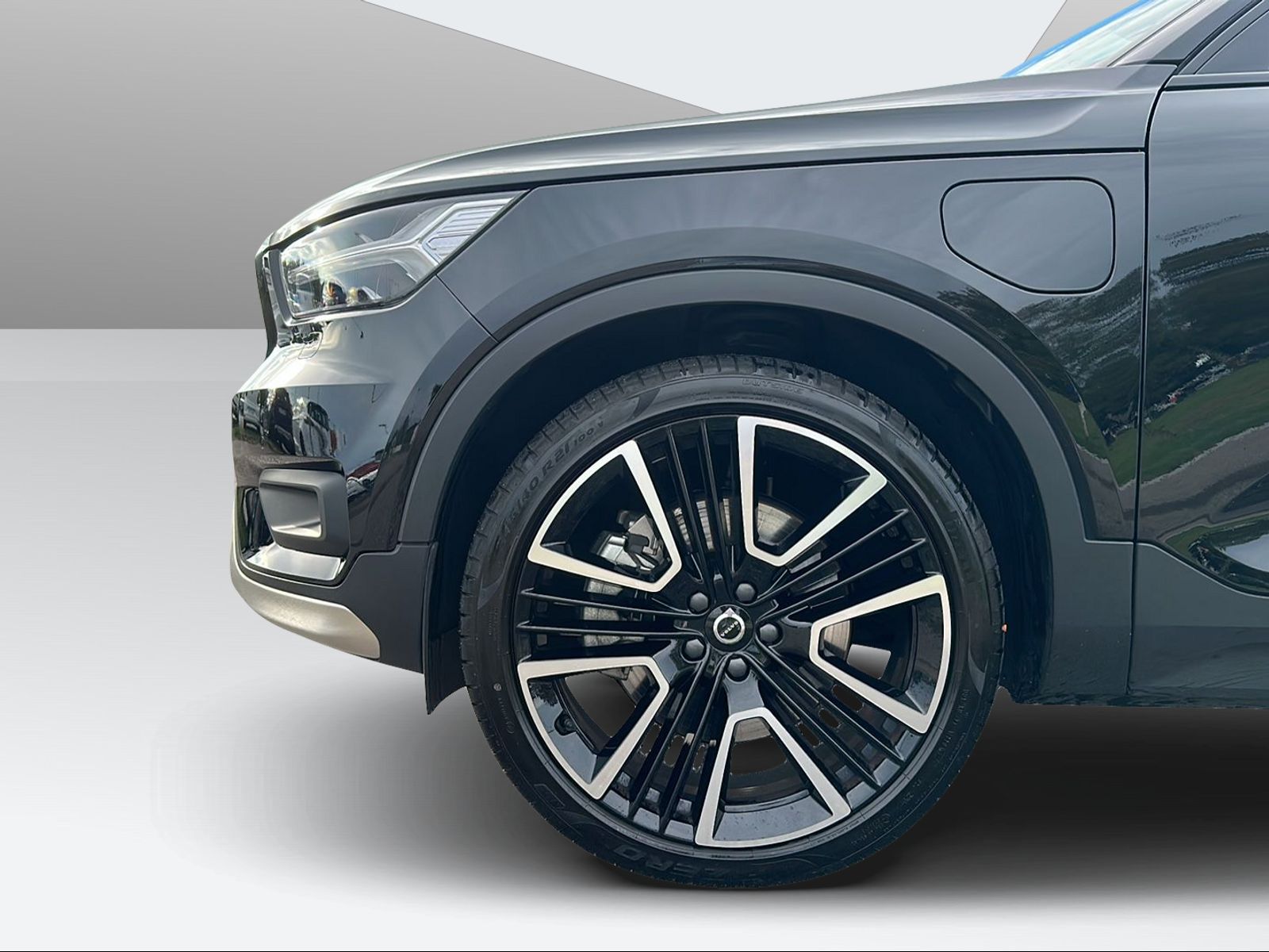 VOLVO XC40 1.5 T5 PiH R-Design-image-8