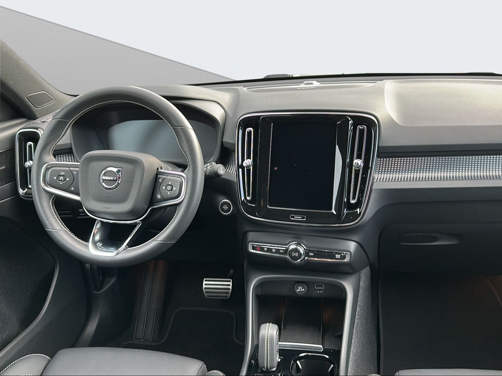 VOLVO XC40 1.5 T5 PiH R-Design-image-11