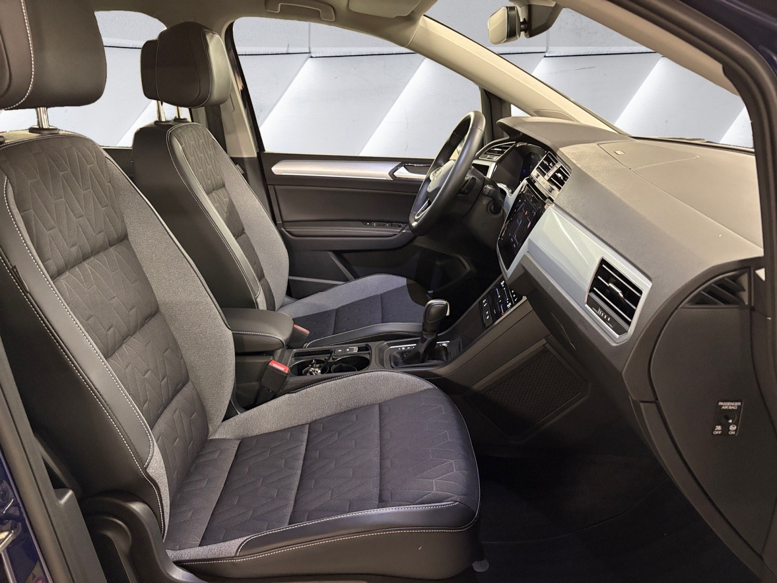 VW Touran 1.5 TSI EVO Comfortline DSG / 7 Places / Caméra de recul / Attelage / Garantie 5 ans ou 100'000 kms / 8 roues-image-13