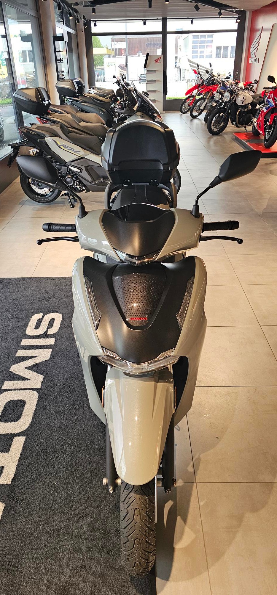 HONDA SH 350-showroom-element-2