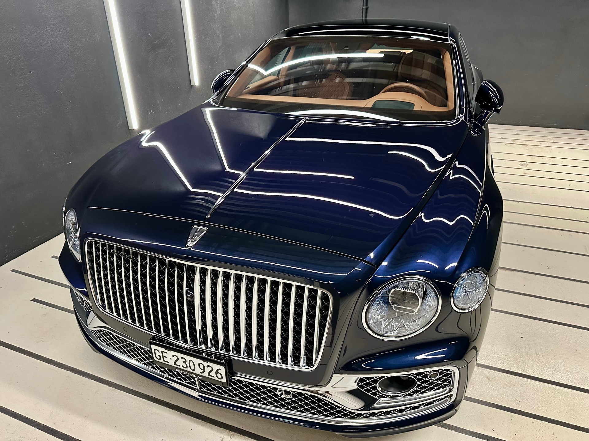 BENTLEY 2.9 V6 Hybrid-image-4