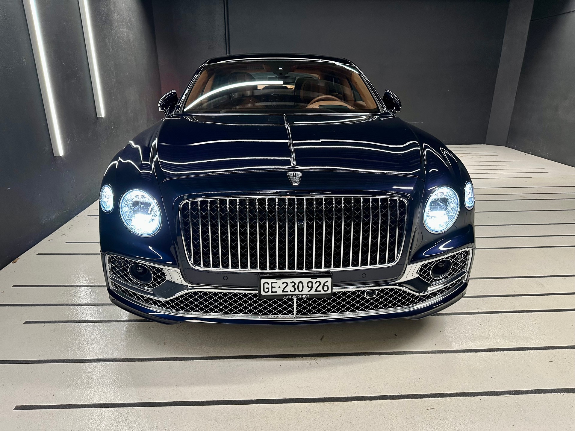 BENTLEY 2.9 V6 Hybrid-image-0