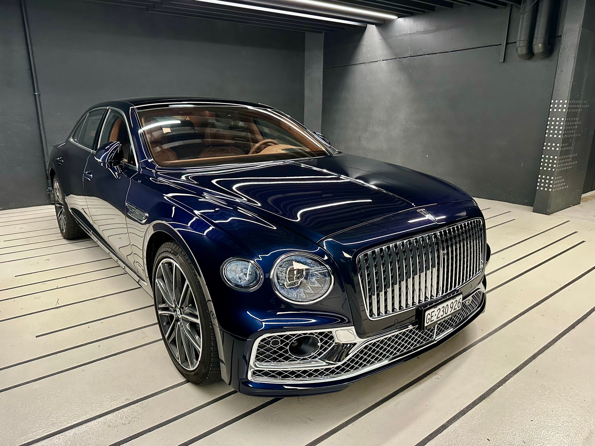 BENTLEY 2.9 V6 Hybrid-image-3