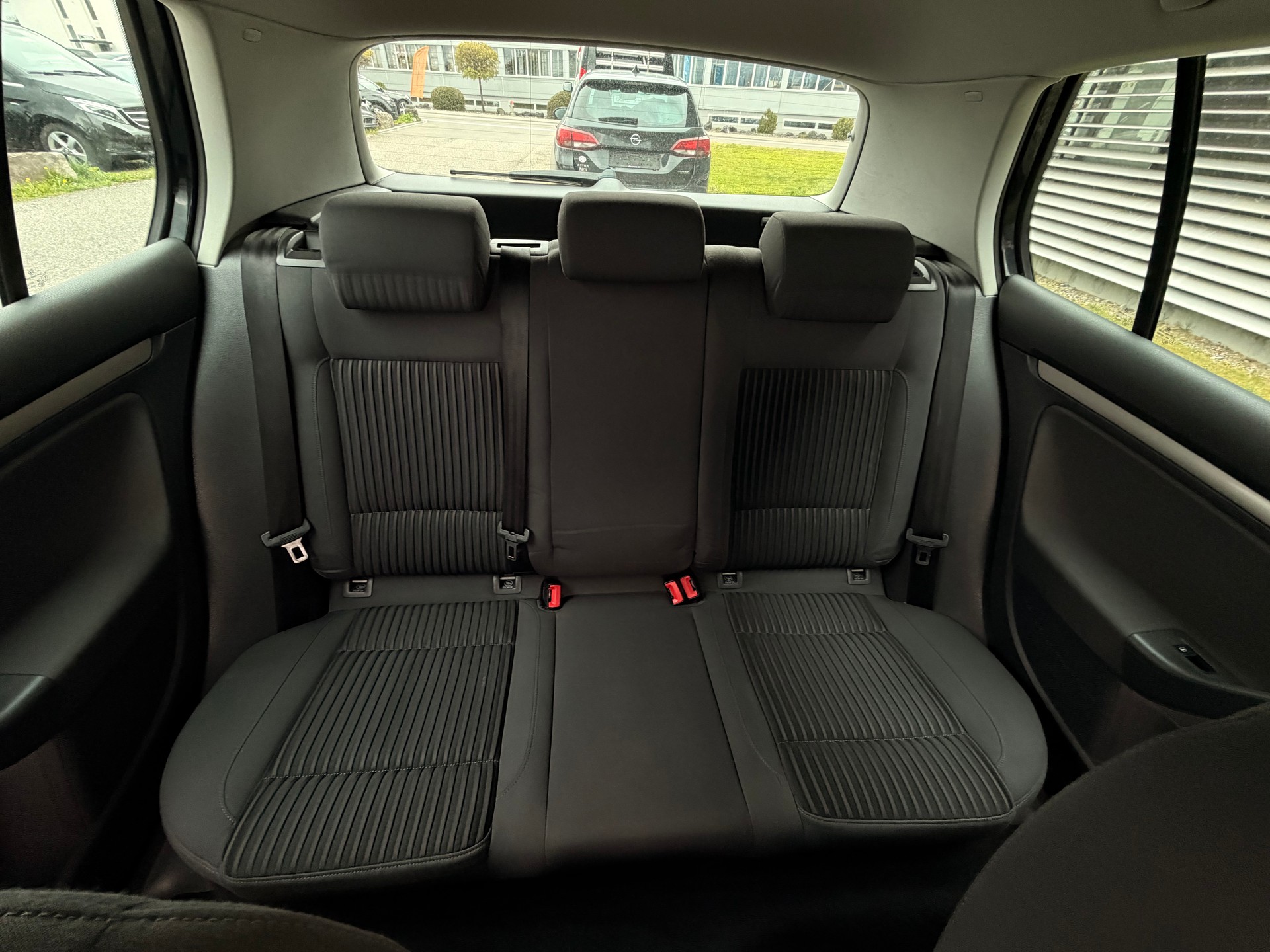 VW Golf 2.0 FSI Sportline 4Motion-image-8