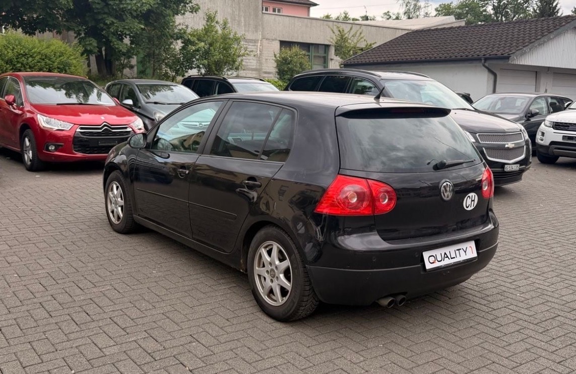 VW Golf 2.0 FSI Sportline 4Motion-image-1