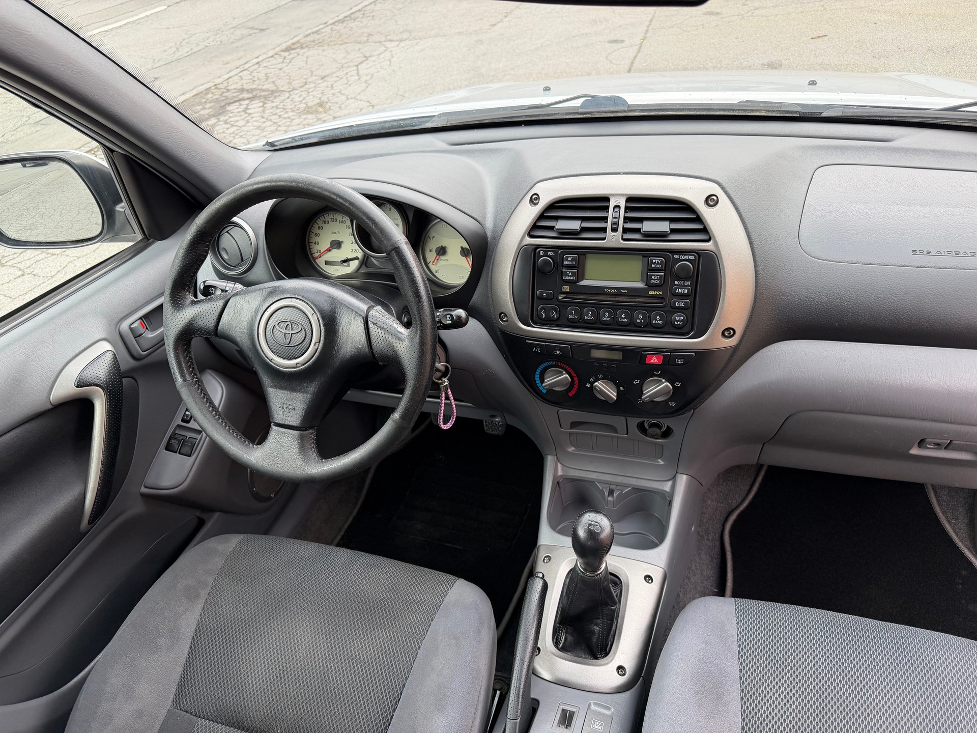 TOYOTA RAV-4 2.0 16V Mountain-image-2
