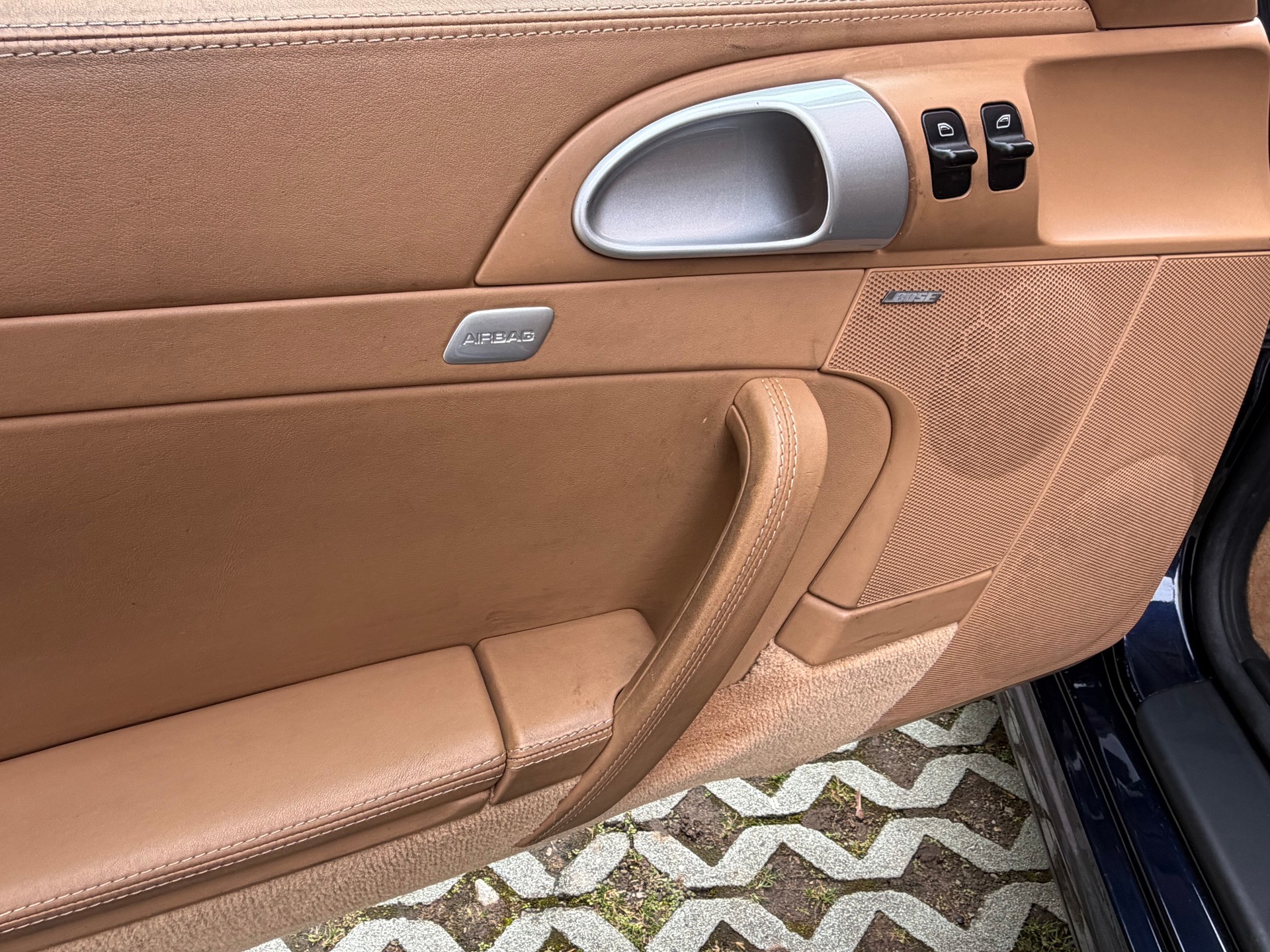 PORSCHE 911 Carrera 4S-image-11