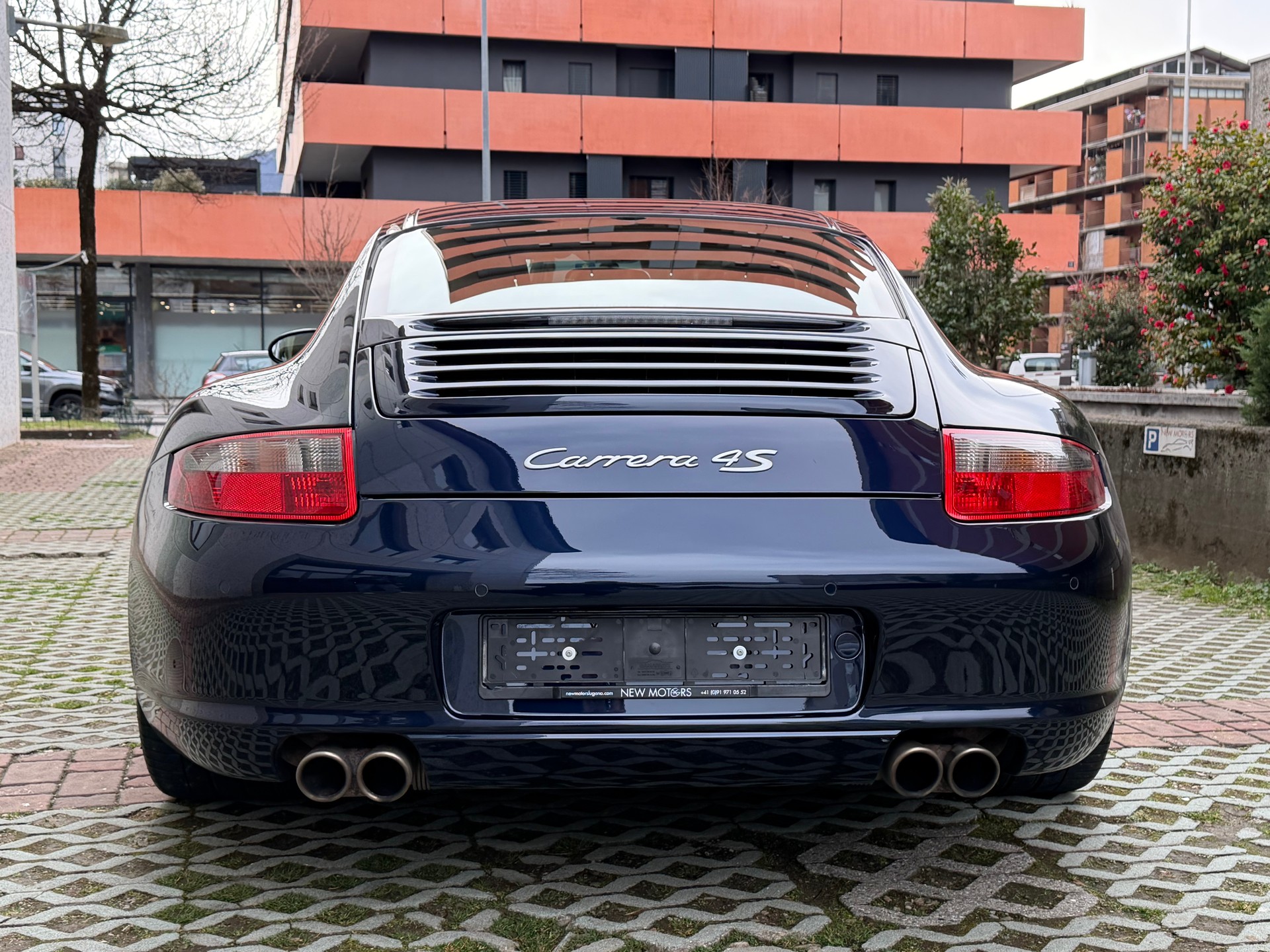 PORSCHE 911 Carrera 4S-image-4