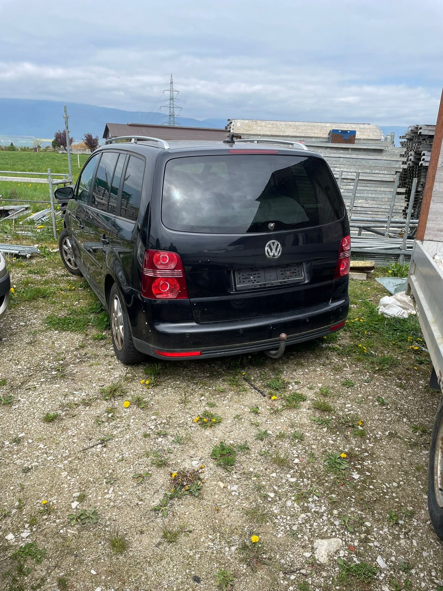 VW Touran 2.0 TDI Trendline-image-2