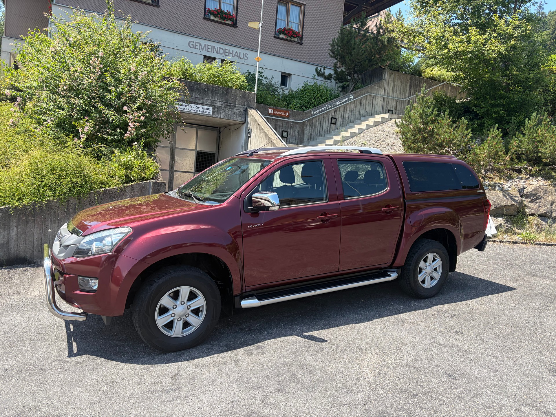 ISUZU D-MAX 2.5 Crew Cab Planet 4x4-image-0