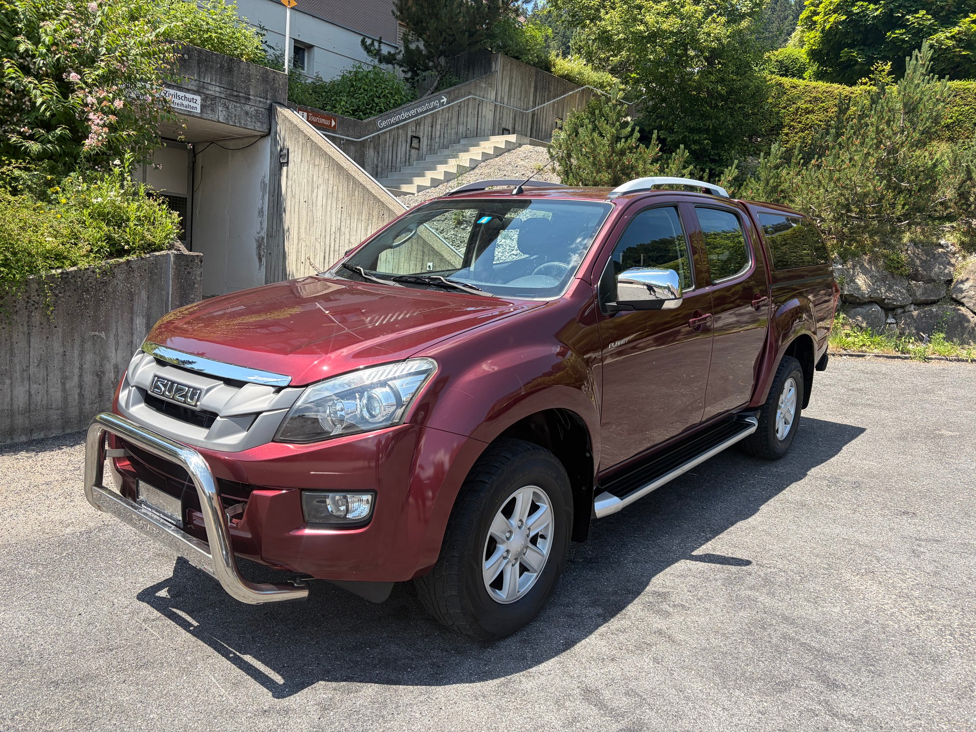 ISUZU D-MAX 2.5 Crew Cab Planet 4x4-image-1