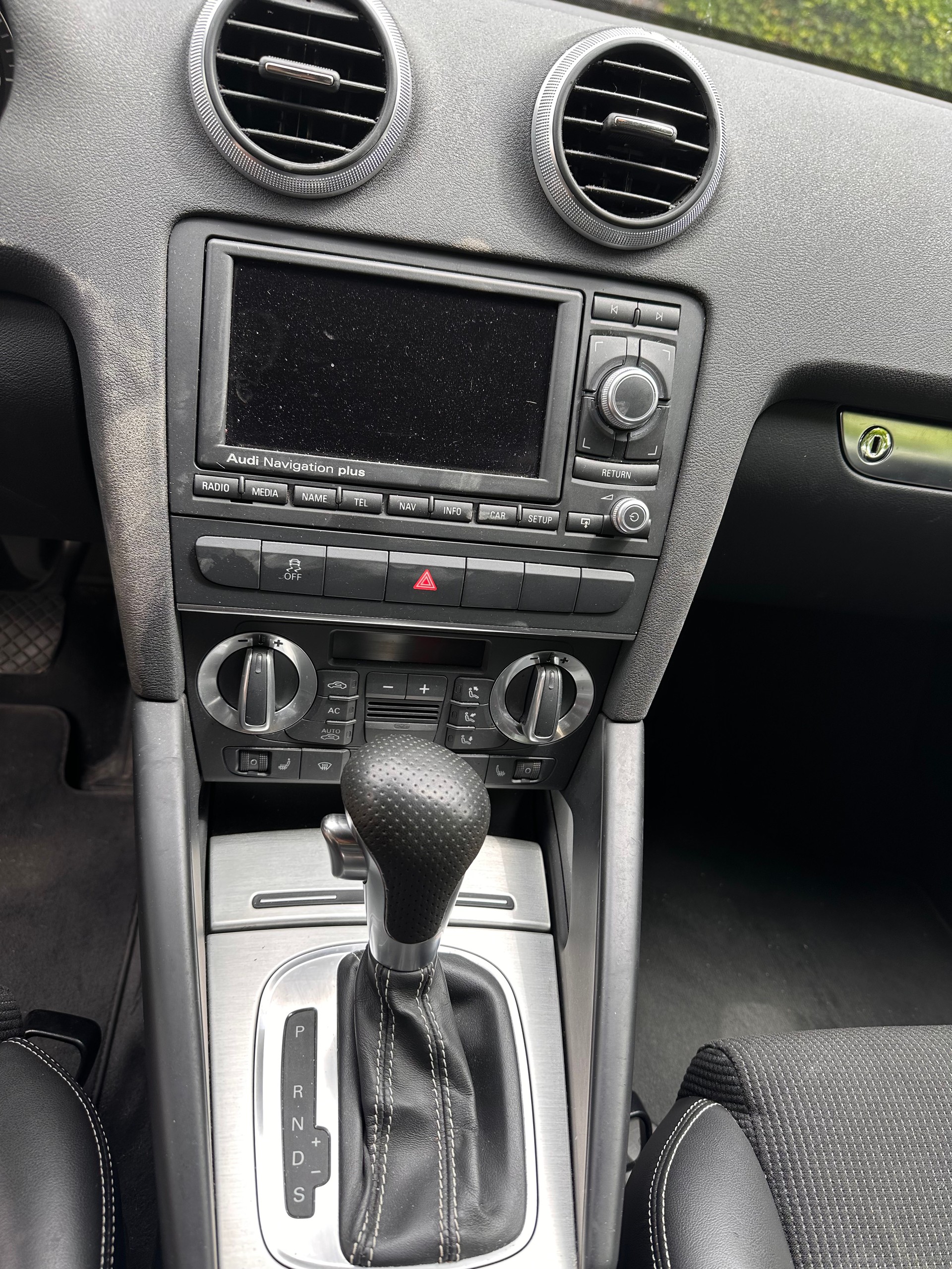AUDI 1.8 16V T FSI Attraction S-Tr-image-4
