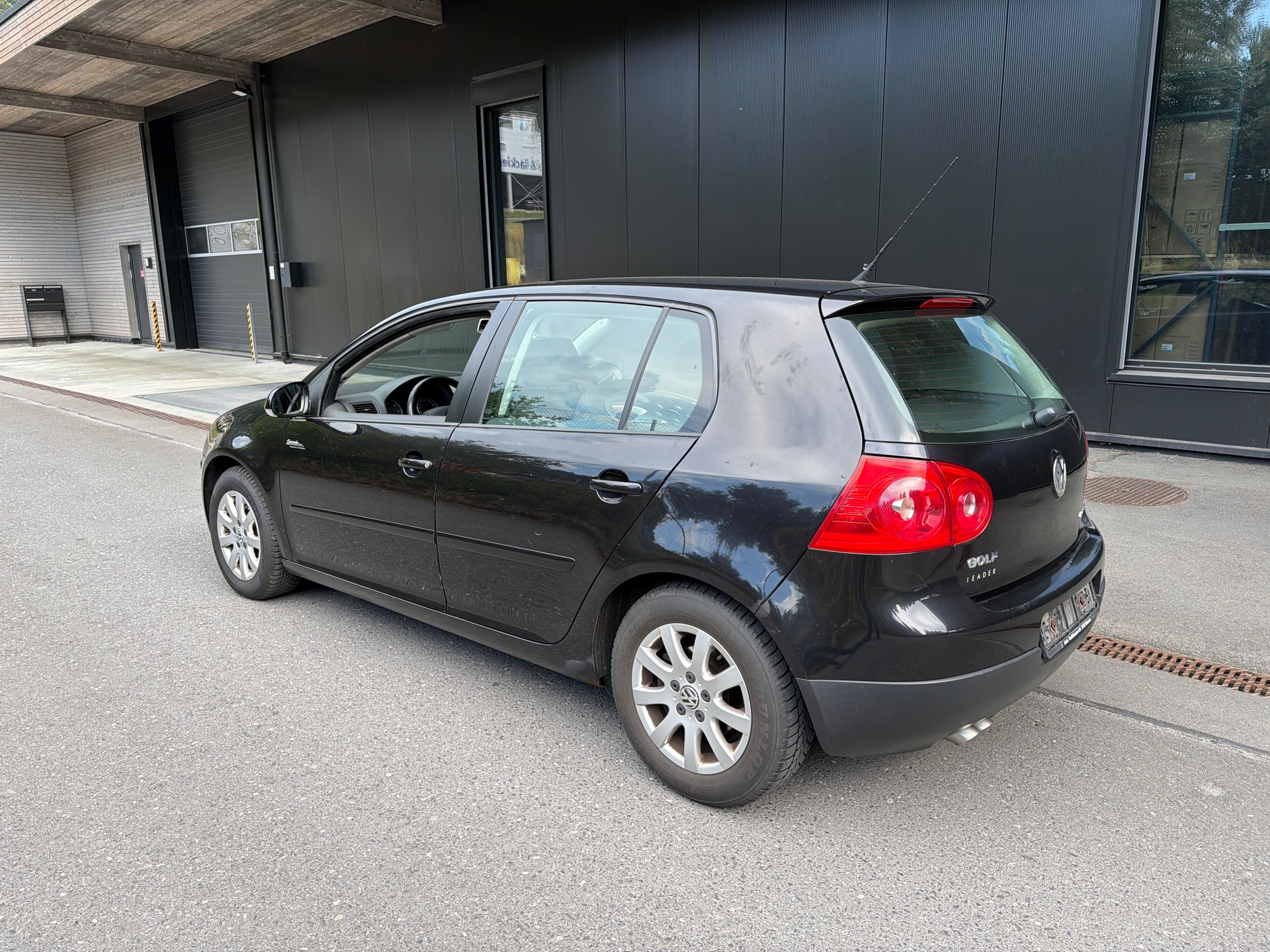 VW Golf 1.9 TDI Leader 4Motion-image-2