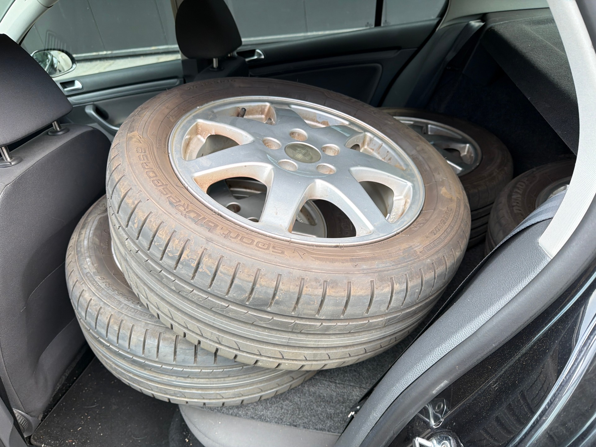 VW Golf 1.9 TDI Leader 4Motion-image-12