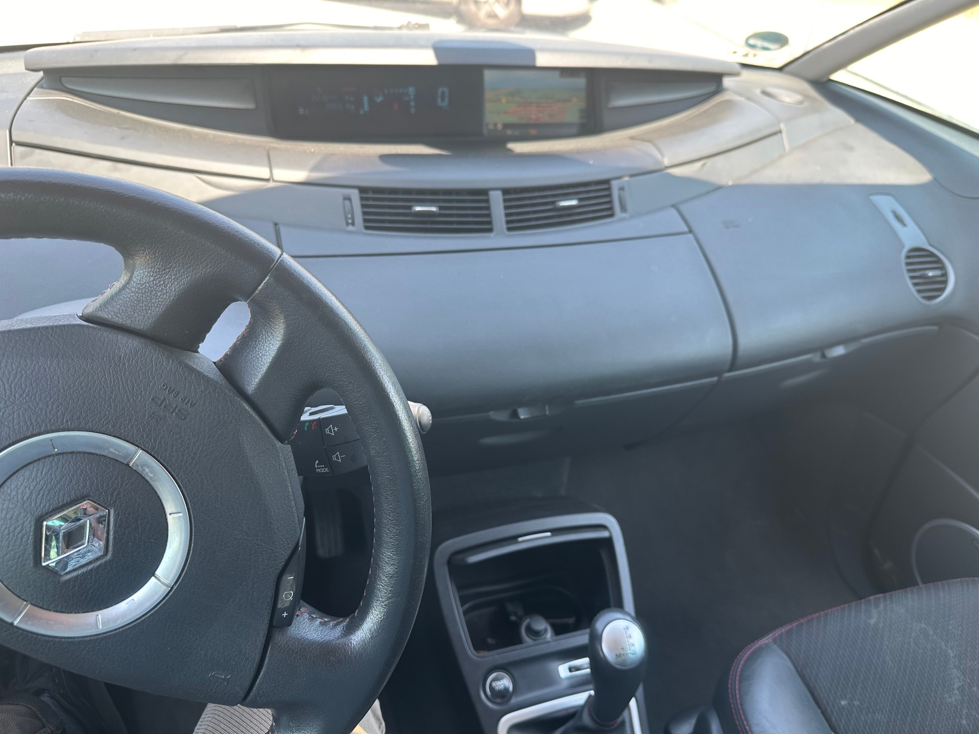 RENAULT Espace 2.0 dCi Dynamique Automatic-image-13