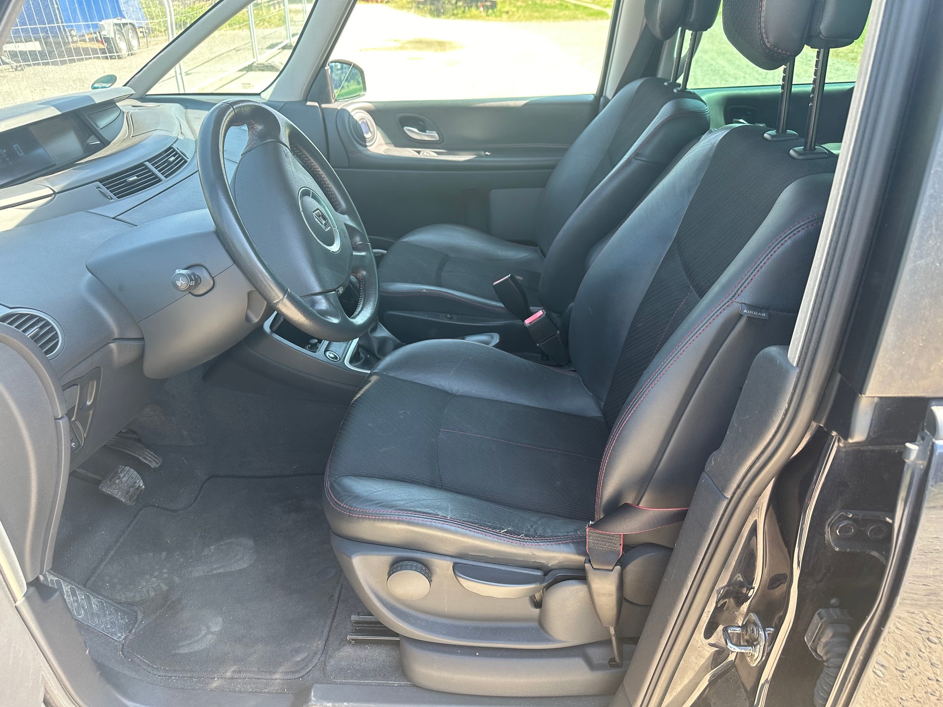 RENAULT Espace 2.0 dCi Dynamique Automatic-image-9