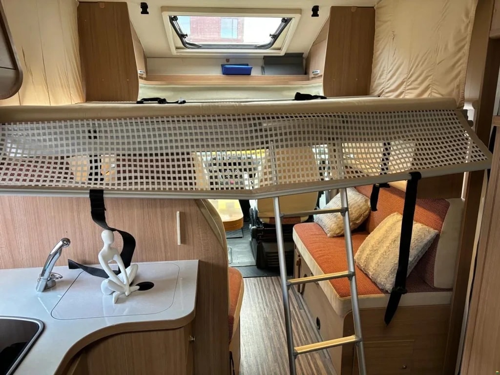 SUN LIVING M 46 SP***Premium-Ausstattung & zum unschlagbaren Preis***Schaltgetriebe 150PS *4 Plätzer *Radio *Doppelbett im Heck *Hubbett*-image-11