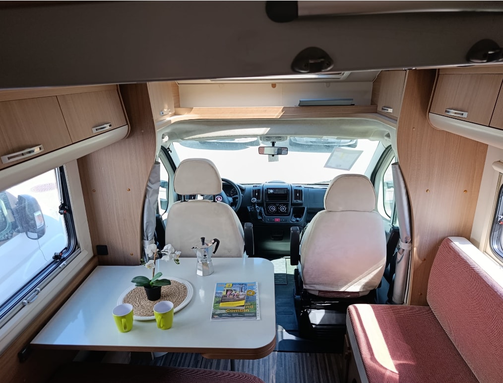 SUN LIVING M 46 SP***Premium-Ausstattung & zum unschlagbaren Preis***Schaltgetriebe 150PS *4 Plätzer *Radio *Doppelbett im Heck *Hubbett*-image-16