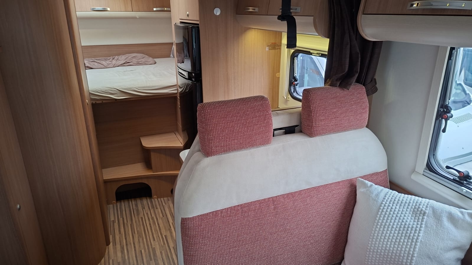 SUN LIVING M 46 SP***Premium-Ausstattung & zum unschlagbaren Preis***Schaltgetriebe 150PS *4 Plätzer *Radio *Doppelbett im Heck *Hubbett*-image-22
