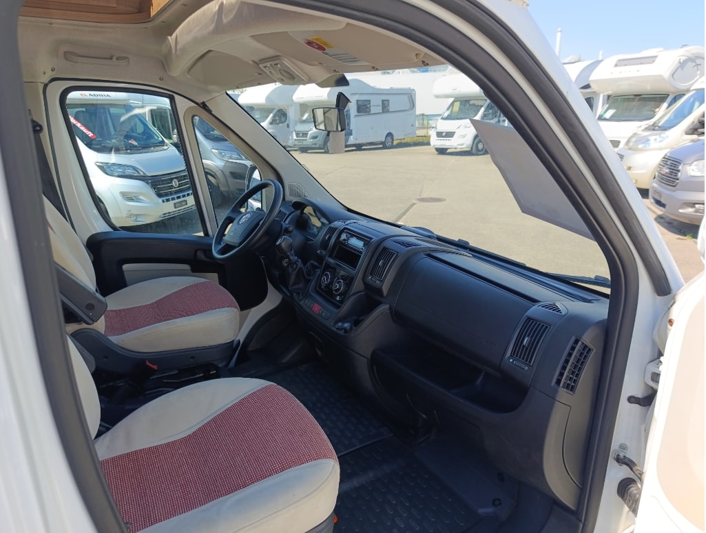 SUN LIVING M 46 SP***Premium-Ausstattung & zum unschlagbaren Preis***Schaltgetriebe 150PS *4 Plätzer *Radio *Doppelbett im Heck *Hubbett*-image-10