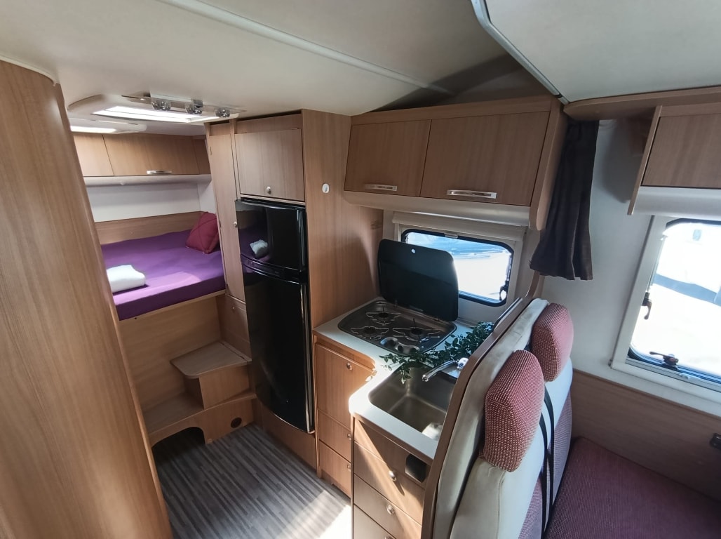 SUN LIVING M 46 SP***Premium-Ausstattung & zum unschlagbaren Preis***Schaltgetriebe 150PS *4 Plätzer *Radio *Doppelbett im Heck *Hubbett*-image-17