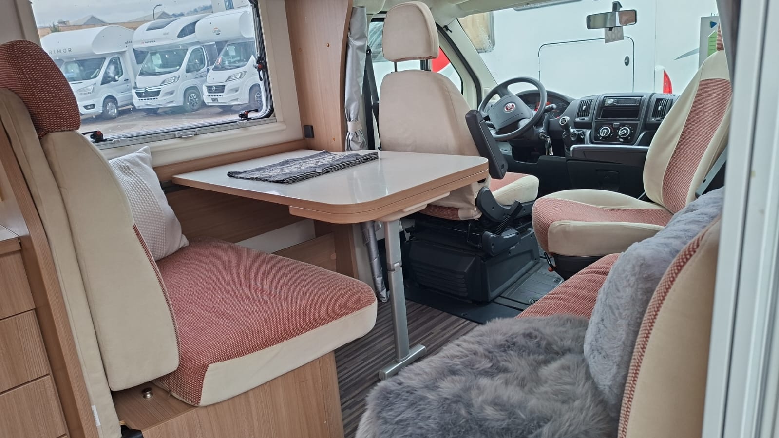 SUN LIVING M 46 SP***Premium-Ausstattung & zum unschlagbaren Preis***Schaltgetriebe 150PS *4 Plätzer *Radio *Doppelbett im Heck *Hubbett*-image-19