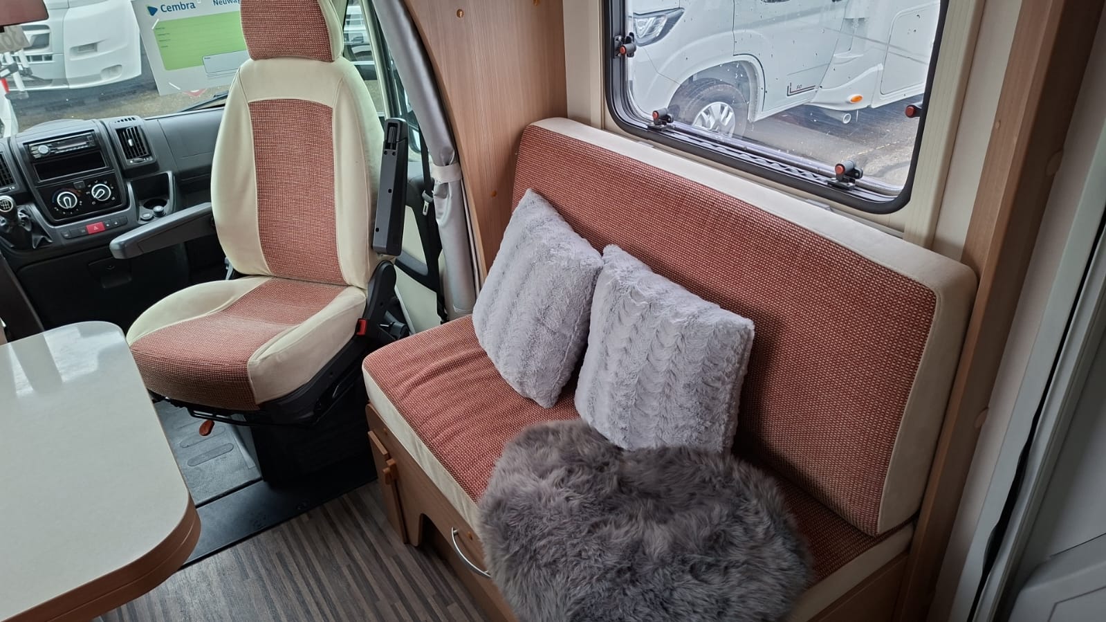 SUN LIVING M 46 SP***Premium-Ausstattung & zum unschlagbaren Preis***Schaltgetriebe 150PS *4 Plätzer *Radio *Doppelbett im Heck *Hubbett*-image-20