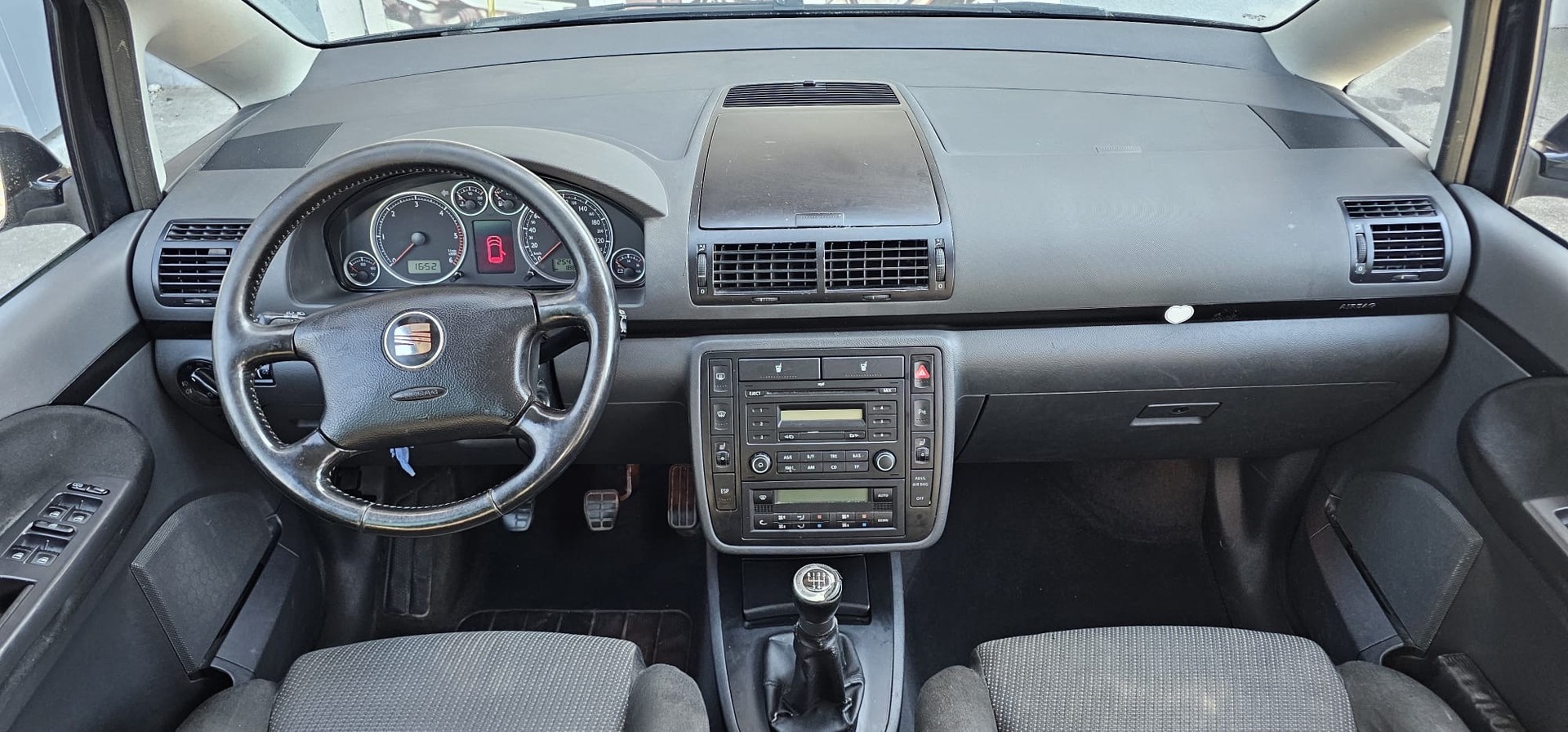 SEAT Alhambra 1.9 TDI Sport 4x4-image-11