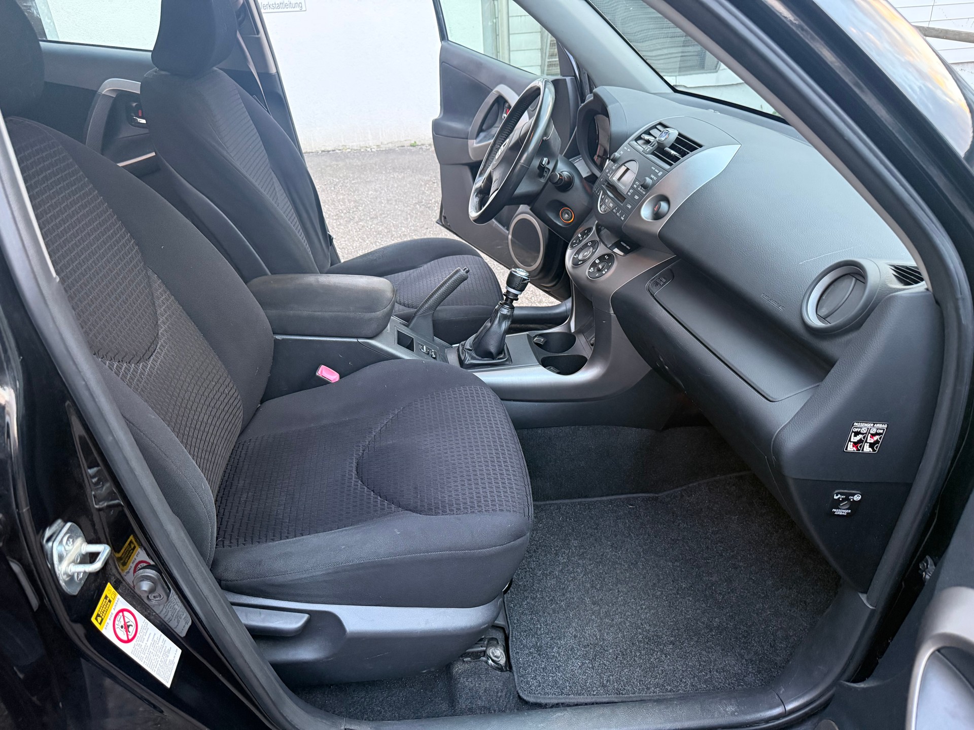 TOYOTA RAV-4 2.2D-4 D CleanPower Linea Sol-image-10